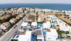 Luxury 3 bedroom house with swimming pool for sale in Chloraka