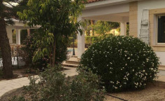 4 bedroom house with swimming pool for sale in Pyrgos