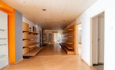 Office 613 m2 for sale in Agioi Omologites