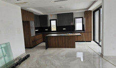 Large 5 bedrooms house with swimming pool for sale in Parekklisia