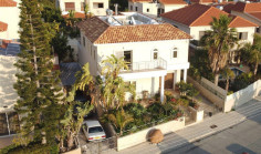 4 bedroom house with swimming pool for sale in Erimi
