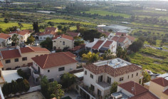 4 bedroom house with swimming pool for sale in Erimi