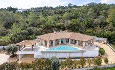 3 bedroom house with swimming pool for sale in Neo Chorio