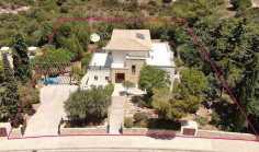 Luxury 4 bedroom house with swimming pool for sale in Aphrodite Hills