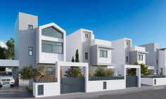 Large 2 bedroom house with swimming pool for sale in Oroklini