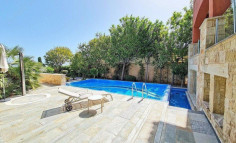5 bedroom furnished house with swimming pool for sale in Latsi