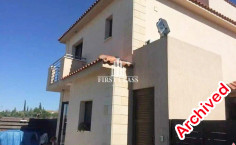 3 bedroom furnished house with swimming pool to rent in Dali