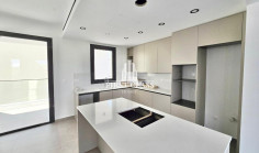 Beautiful 3 bedroom unfurnished apartment to rent in Acropolis Beautiful 3 bedroom unfurnished apartment to rent in Acropolis