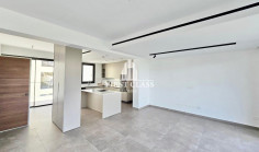 Beautiful 3 bedroom unfurnished apartment to rent in Acropolis Beautiful 3 bedroom unfurnished apartment to rent in Acropolis