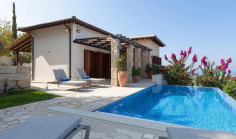 Large 2 bedroom house with swimming pool for sale in Aphrodite Hills Large 2 bedroom house with swimming pool for sale in Aphrodite Hills