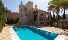 Spacious 3 bedroom house with swimming pool for sale in Poli Crysochous