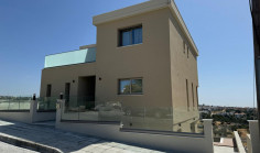 Luxury 3 bedroom house with swimming pool to rent in Erimi