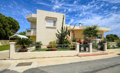 4 bedroom unfurnished villa for sale in Deryneia