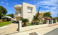 4 bedroom unfurnished villa for sale in Deryneia