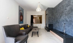 Spacious 4 bedroom house with swimming pool to rent in Parekklisia