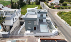 3 bedroom house with swimming pool for sale in Lakatamia