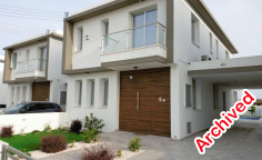 3 bedroom furnished house with swimming pool to rent in Livadia