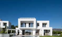 Lovely 5 bedroom house with swimming pool for sale in Coral Bay