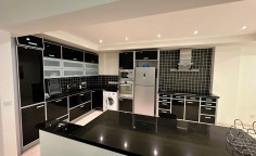 Luxury 2 bedroom furnished apartment with swimming pool to rent in Germasogeia
