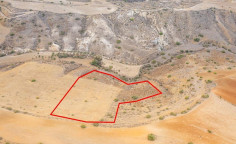 Field in Nikitari, Nicosia 