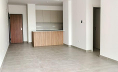 Spacious 3 bedroom apartment with swimming pool for sale in Chalomantres