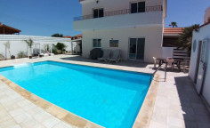Beautiful 5 bedroom villa with private swimming in Pyla 