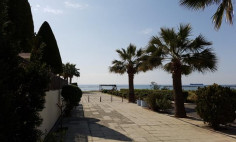 4 bedroom detached villa for sale on Dekelia road, only 50m from the beach 