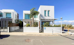 3 bedroom furnished villa with swimming pool for sale in Kapparis