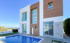 3 bedroom furnished villa with swimming pool for sale in Kapparis