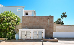 Seafront villa in Dekelia, Larnaca 