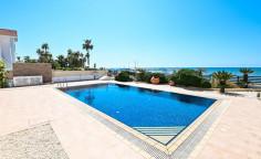 Seafront villa in Dekelia, Larnaca 
