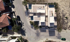 Spacious 3 bedroom villa with swimming pool for sale in Oroklini