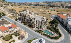Spacious 2 bedroom apartment with swimming pool for sale in Oroklini