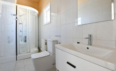 4 bedroom furnished house to rent in Sotiros