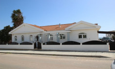4 bedroom bungalow with title deeds, Ayia Thekla 