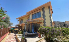 6 bedroom detached house 