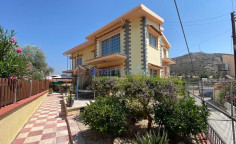 6 bedroom detached house 