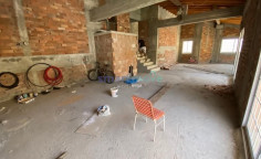 6 bedroom detached house 