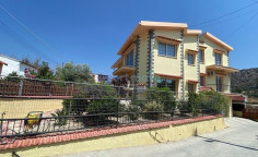 6 bedroom detached house 