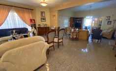 6 bedroom detached house 