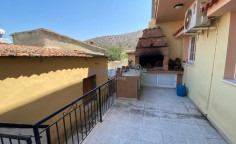 6 bedroom detached house 