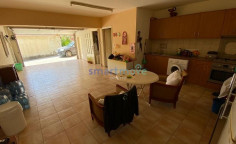 6 bedroom detached house 
