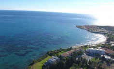Beach front apartment unobstructed sea views 
