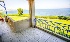 Beach front apartment unobstructed sea views 