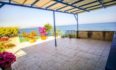 Beach front apartment unobstructed sea views 