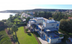 Beach front apartment unobstructed sea views 