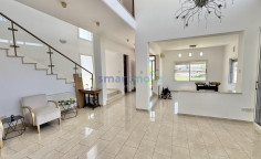 4 bedroom detached house for rent polemedia Limassol 