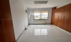 Large commercial to rent Strovolos