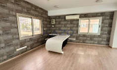 Spacious Neapolis office 469m2 ground floor rental 