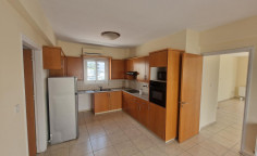 Three bedrooms apartment to rent in Strovolos